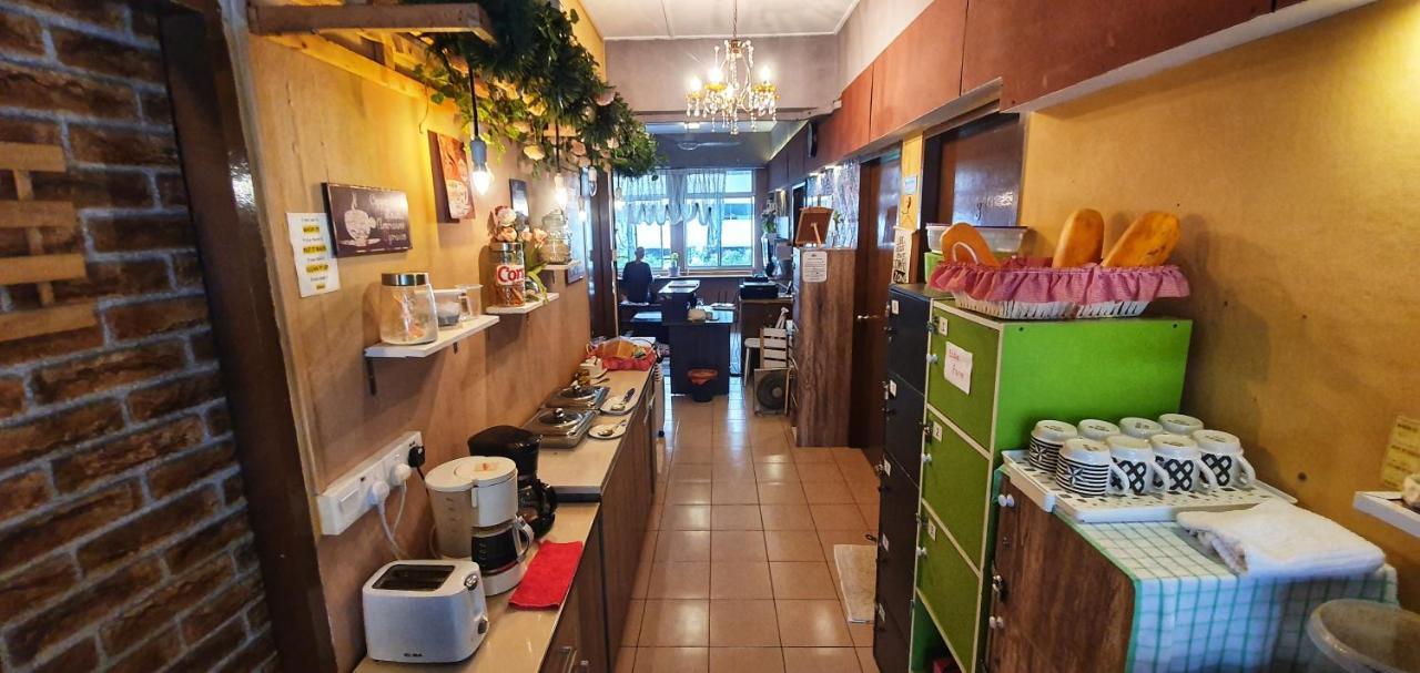Hostel Escape Backpackers Kk Kota Kinabalu Zewnętrze zdjęcie