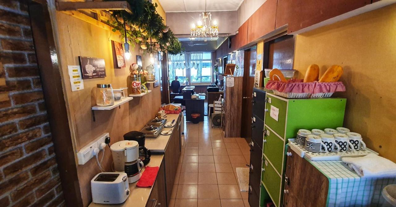 Hostel Escape Backpackers Kk Kota Kinabalu Zewnętrze zdjęcie