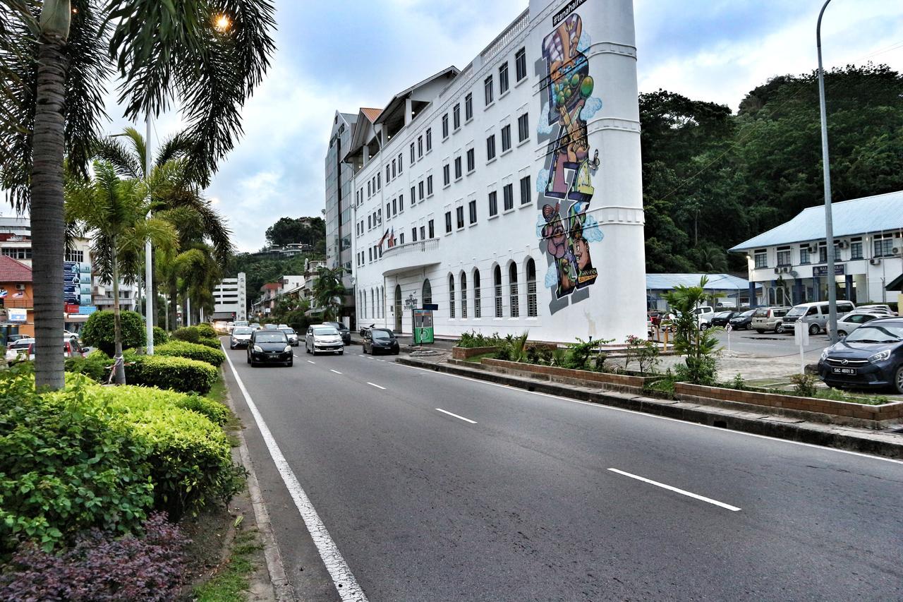 Hostel Escape Backpackers Kk Kota Kinabalu Zewnętrze zdjęcie