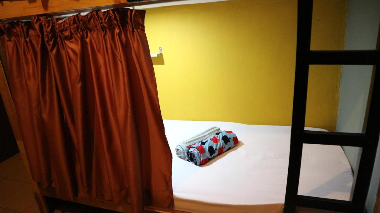 Hostel Escape Backpackers Kk Kota Kinabalu Zewnętrze zdjęcie