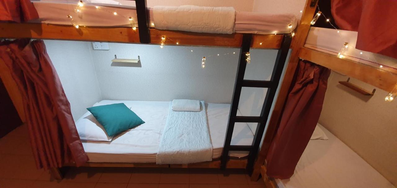 Hostel Escape Backpackers Kk Kota Kinabalu Zewnętrze zdjęcie